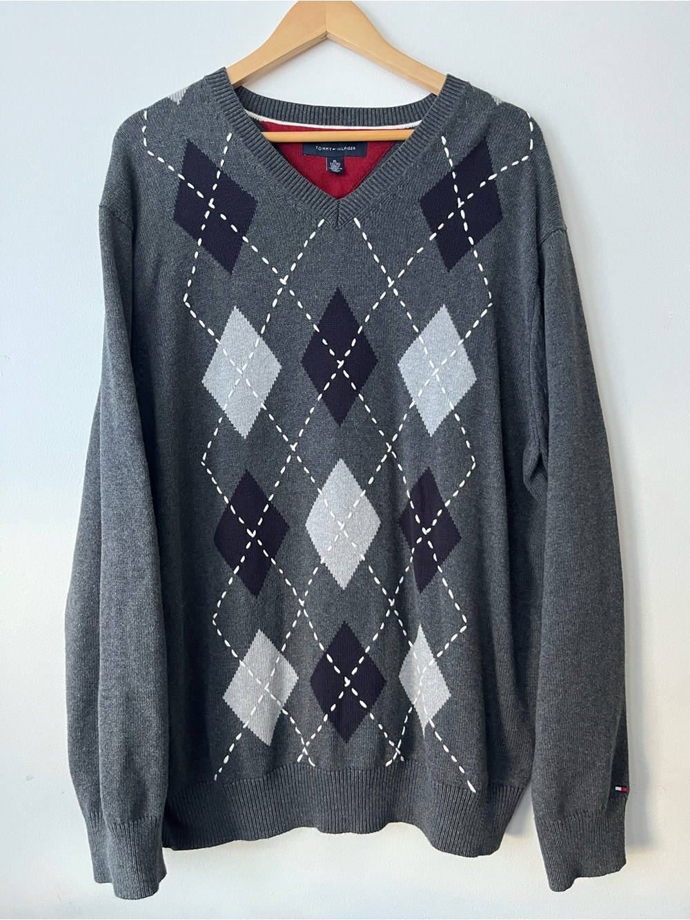 Tommy Hilfiger Men's Gray Argyle V-Neck Sweater XL